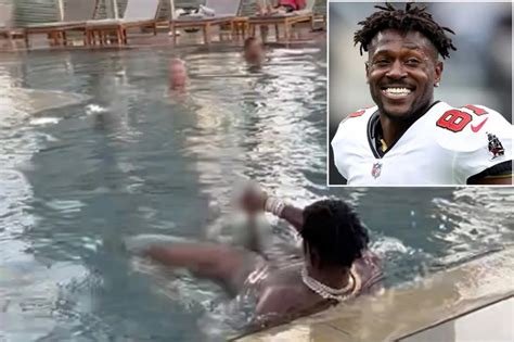 antonio brown nude uncensored|WATCH: Video footage shows Antonio Brown exposing himself,。